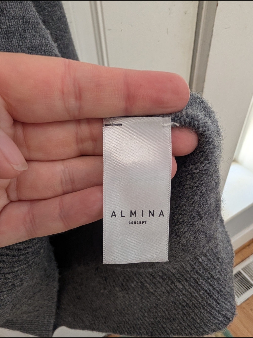 Almina Concept Wool V-neck Sweater - Picture 7 of 8